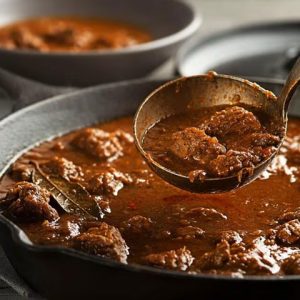 Gulaș de vită, la oală - 1,5 kg